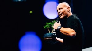 Dr. Stefan Frädrich: Making room for more courage