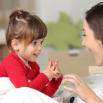 Sprachentwicklung eines Kindes: 7 Tipps zur Förderung