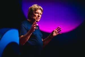 Greator Lebensschule Coach Dieter Lange ist sehr redegewandt. Mit seinen Vortr&auml;gen erreicht und ber&uuml;hrt der Experte seit Jahren die Zuh&ouml;rer.